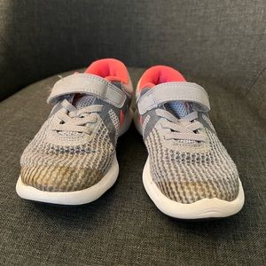 Toddler girls NIKE sneakers size 11C